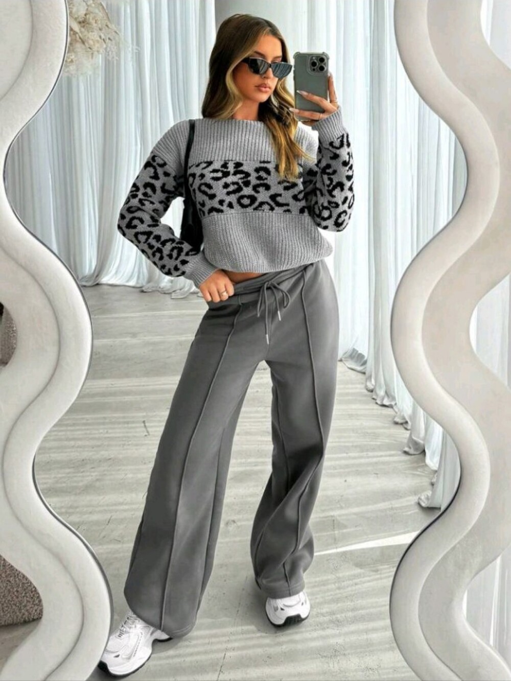 Women's Leopard Print Patchwork Long Sleeve Pullover Sweatshirt,Long - Picture 5 of 6